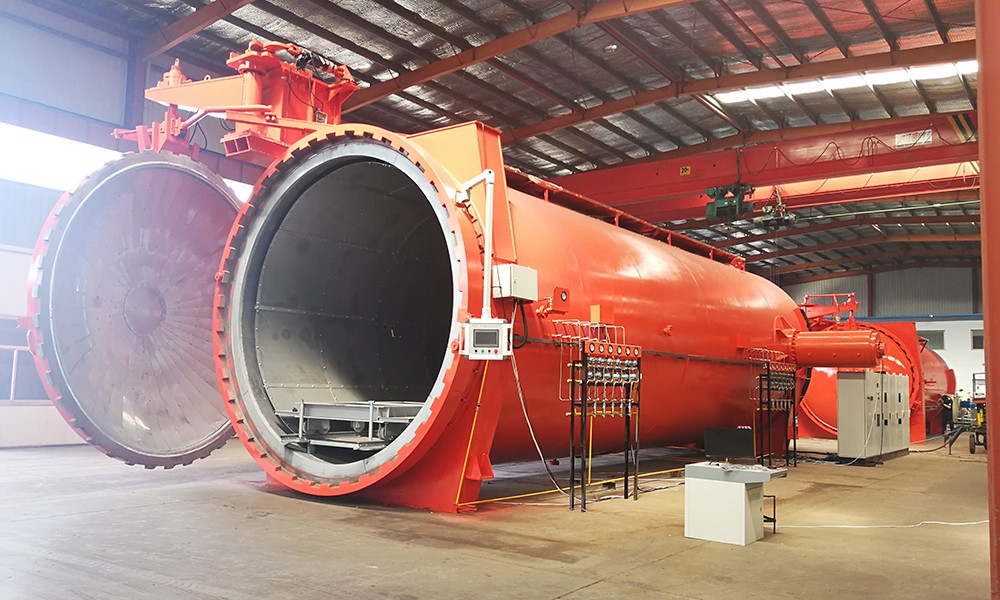 東南亞客戶 Φ4000X12000mm 250℃ 1.5Mpa(帶罐內旋轉裝置)